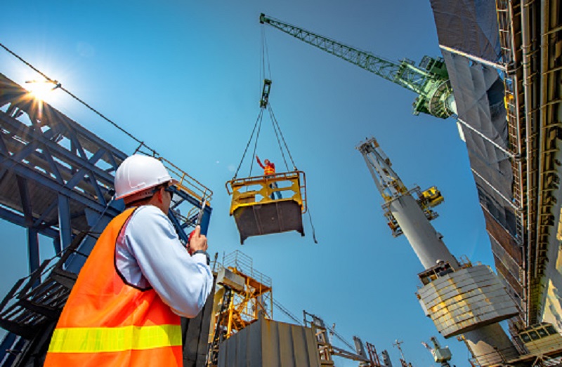 Est-ce qu'on peut remplacer une entreprise en cours de travaux?